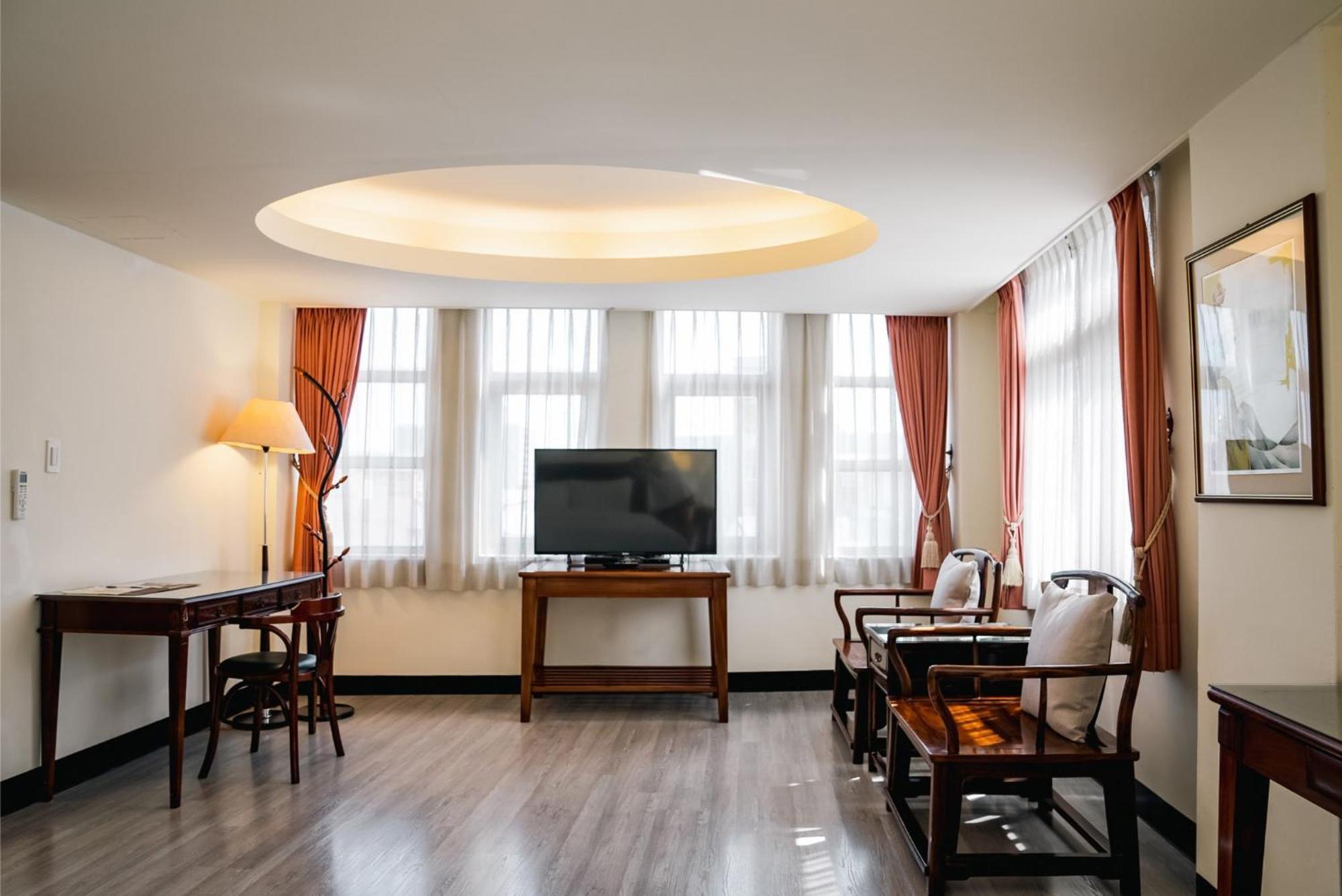 อีส โคสทโฮเต็ล Hotel เมืองฮวาเหลียน ภายนอก รูปภาพ