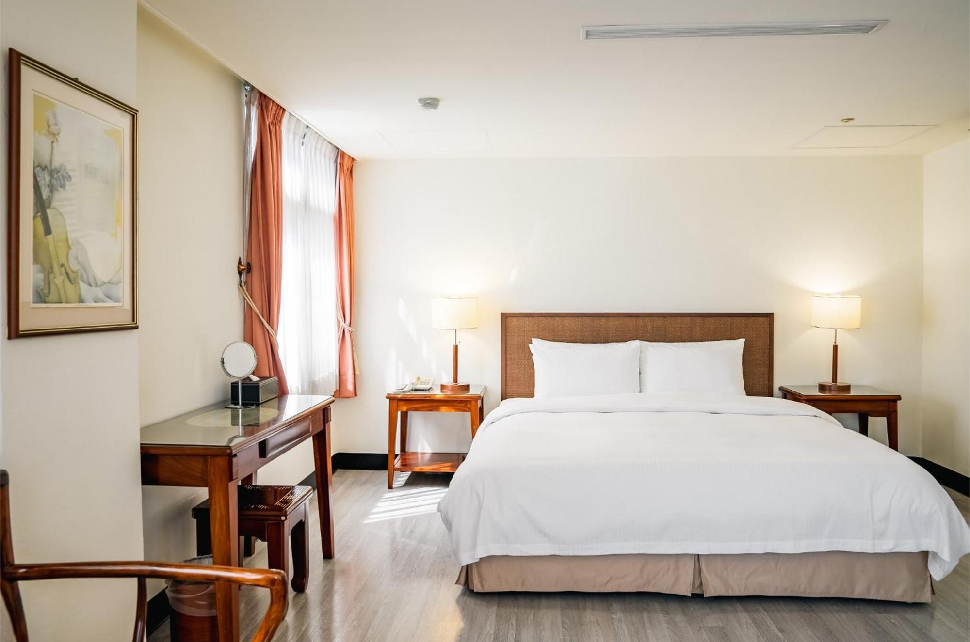 อีส โคสทโฮเต็ล Hotel เมืองฮวาเหลียน ภายนอก รูปภาพ