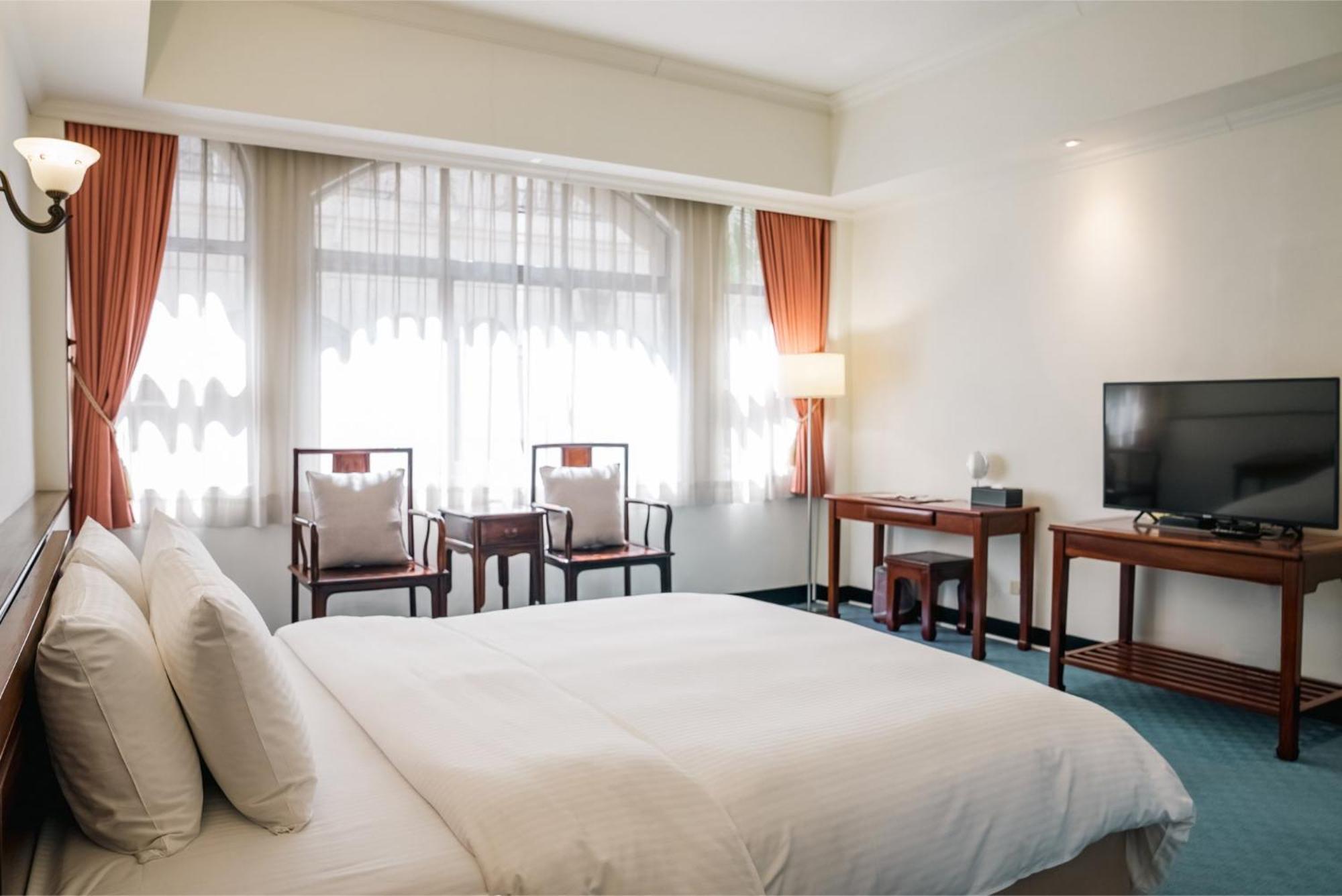 อีส โคสทโฮเต็ล Hotel เมืองฮวาเหลียน ภายนอก รูปภาพ